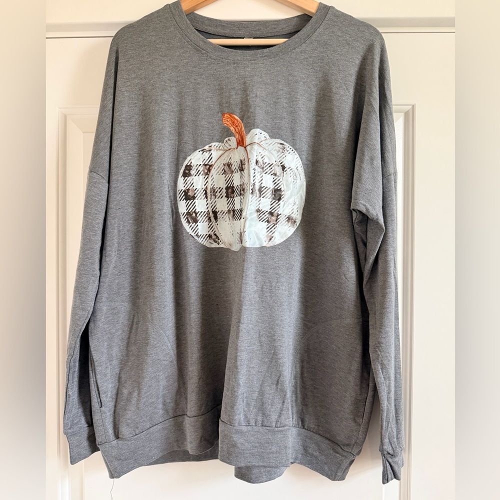 Gray Tunic Top with Plaid Pumpkin Design - Picture 3 of 7